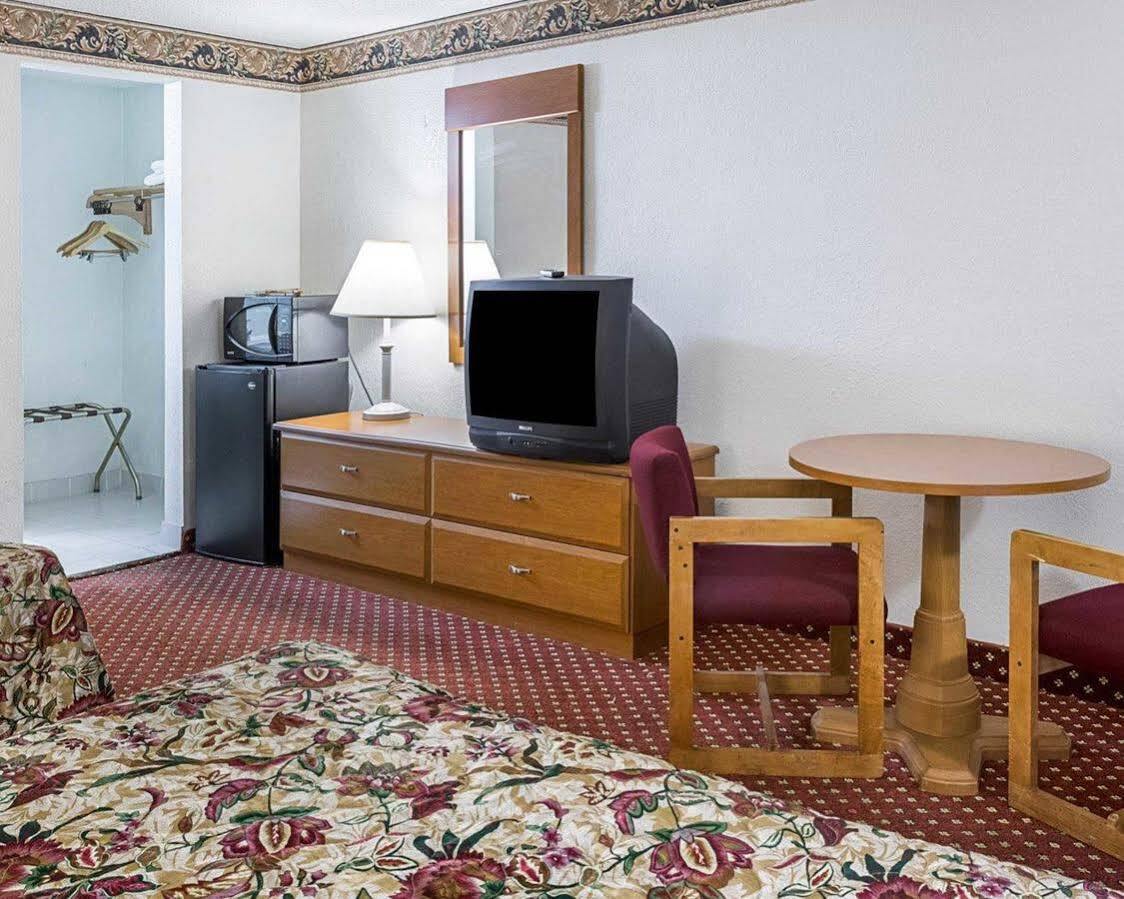 Gateway Inn Templeton ภายนอก รูปภาพ