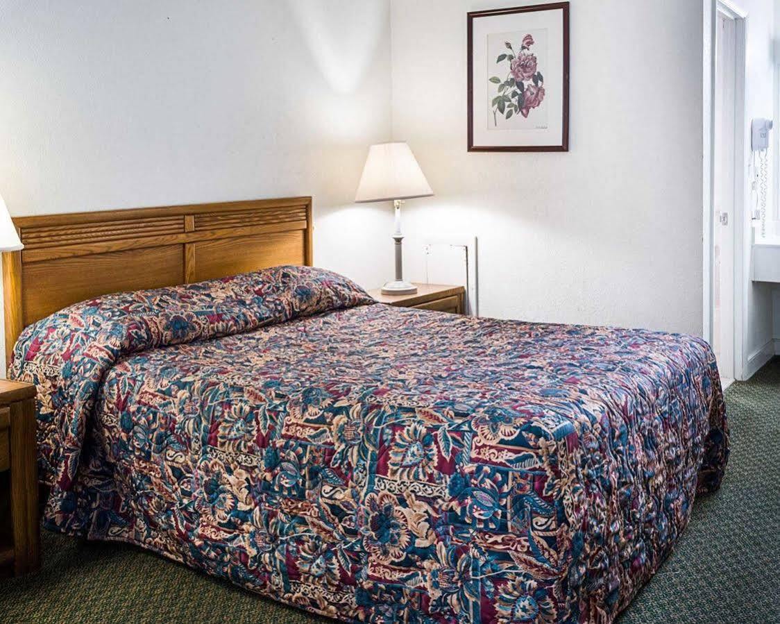 Gateway Inn Templeton ภายนอก รูปภาพ